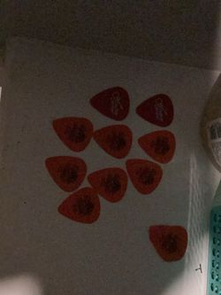 Guitars need GONE