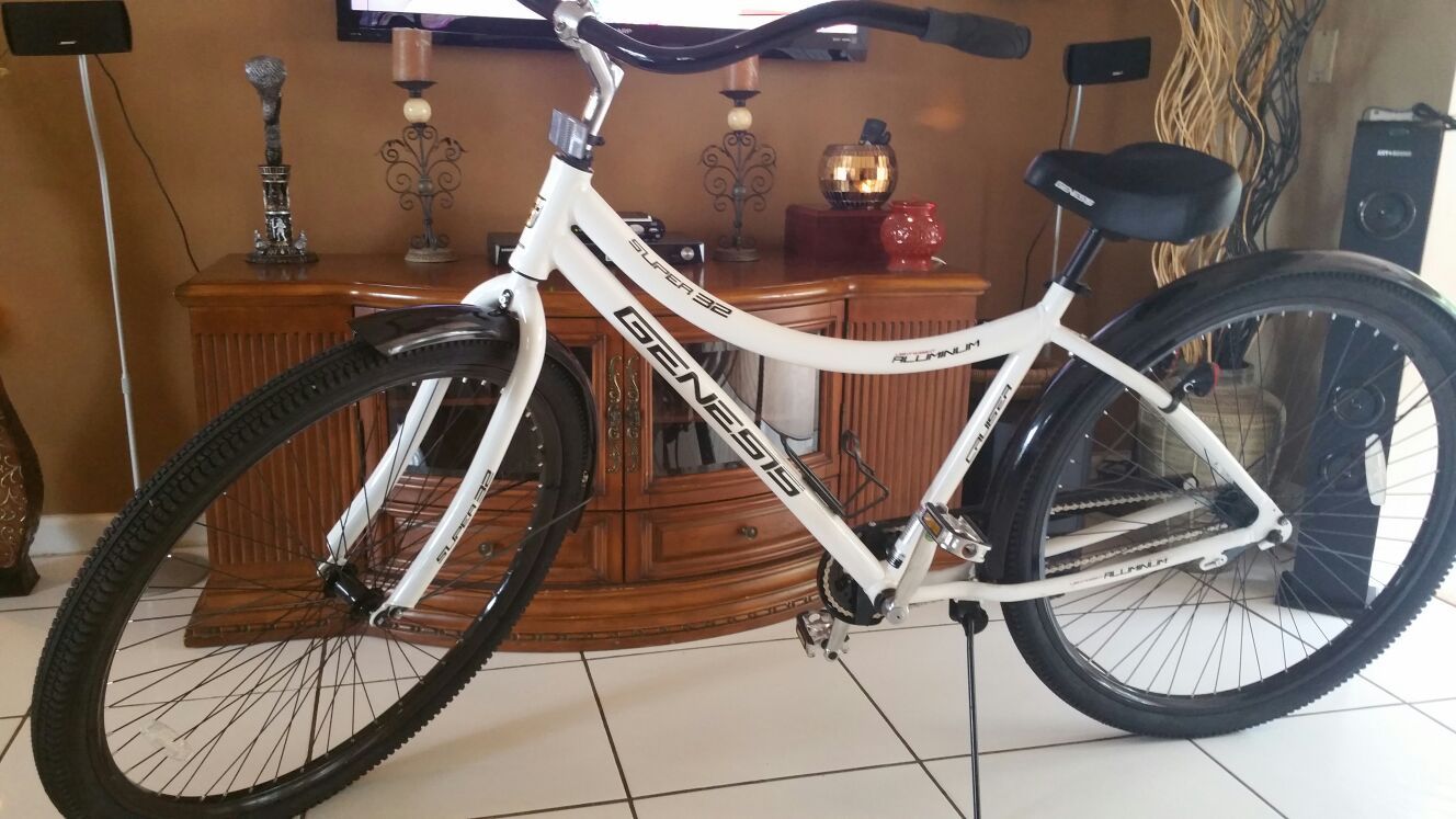 Brand new Genesis 32 inch beach cruiser for men