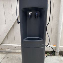 Water Dispenser 