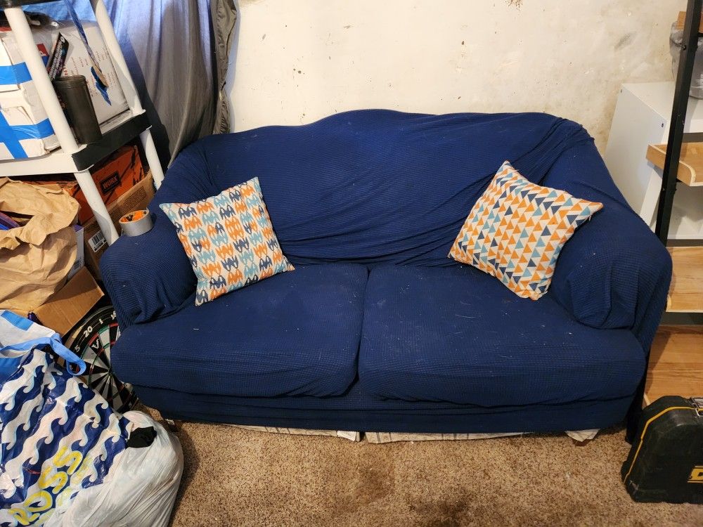 FREE COUCH