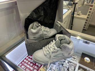 Retro 5 , 7Y, white brand new