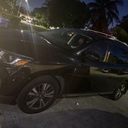 Nissan Pathfinder 2017