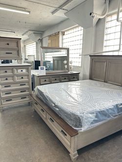 4 piece bedroom set mirror dresser nightstand and bedframe