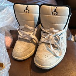 Air Jordan 1     8.5 $50