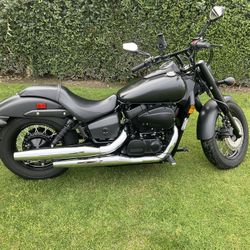 2022 Honda Shadow Phantom - 750cc