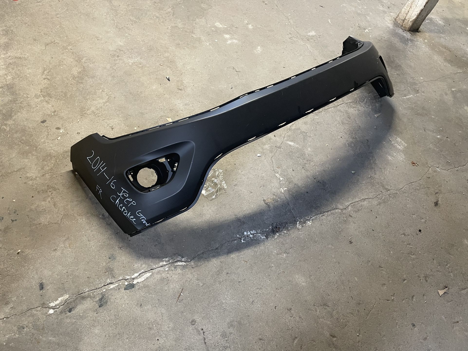 2014-16 Jeep Grand Cherokee Laredo Front Bumper