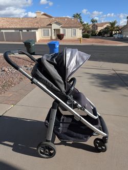 Uppababy Cruz Stroller- Excellent Condition