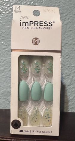 Press-on manicure Evergreen no glue needed