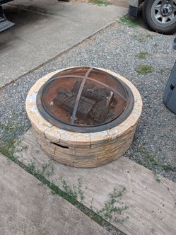 Round Stone Fire Pit with Mesh Screen
