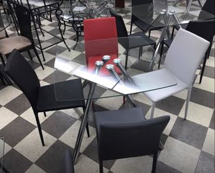 Juego de comedor/ Dining Set 4 chair / Table free delivery and assembly Brand New/ Nuevo en cajas