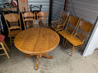 Vintage Dining Table with 6 Chairs and Leaf (34 Years Old in Very Good Condition)