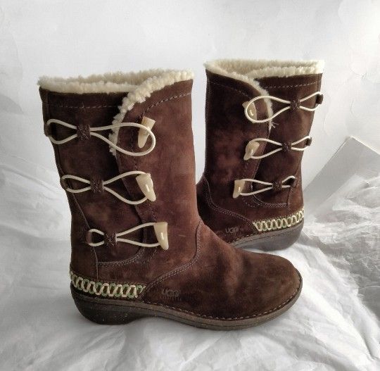 UGG KONA WOMEN SNOW BOOTS SIZE 7