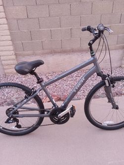 NICE BIKE TREK SHIFT 2 TIRES SIZE 26 FRAME SIZE 42 CM