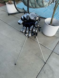 Complete set of Snake Eyes Golf clubs RH
