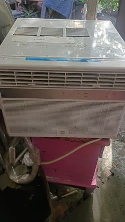 GE  10,000 BTU WINDOW AC UNIT.