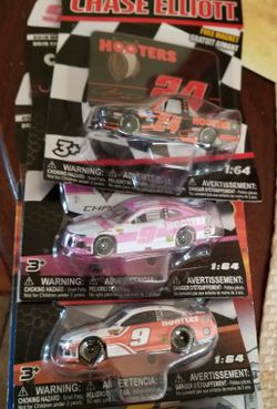 Hotwheels Nascar Hooters Read Description ⬇️