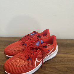 Nike Air Zoom Pegasus 40 US Mens Size 10 (University Red Sea Glass)
