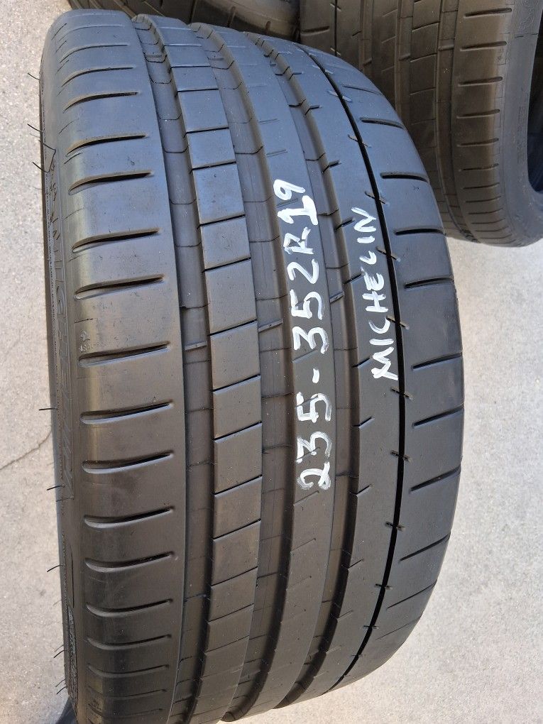 235-35ZR19(91 Y) 1 MICHELIN PILOT SUPER SPORT TREAD 90% $180.00 MERCEDES BENZ TIRE /TIRE CAN FIT OTHERS CARS TO