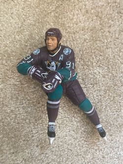 Sergei Fedorov #91 Mighty Ducks Hockey Figurine -Anaheim Mighty Ducks NHL Hockey Action Figure