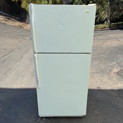 Whirlpool Kitchen Or Garage Refrigerator Fridge With Freezer Free Local Delivery/30 Day Warranty