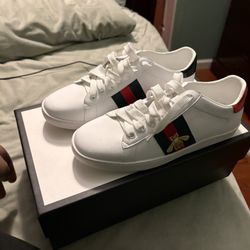 Gucci Men's Ace Embroidered 'Bee'