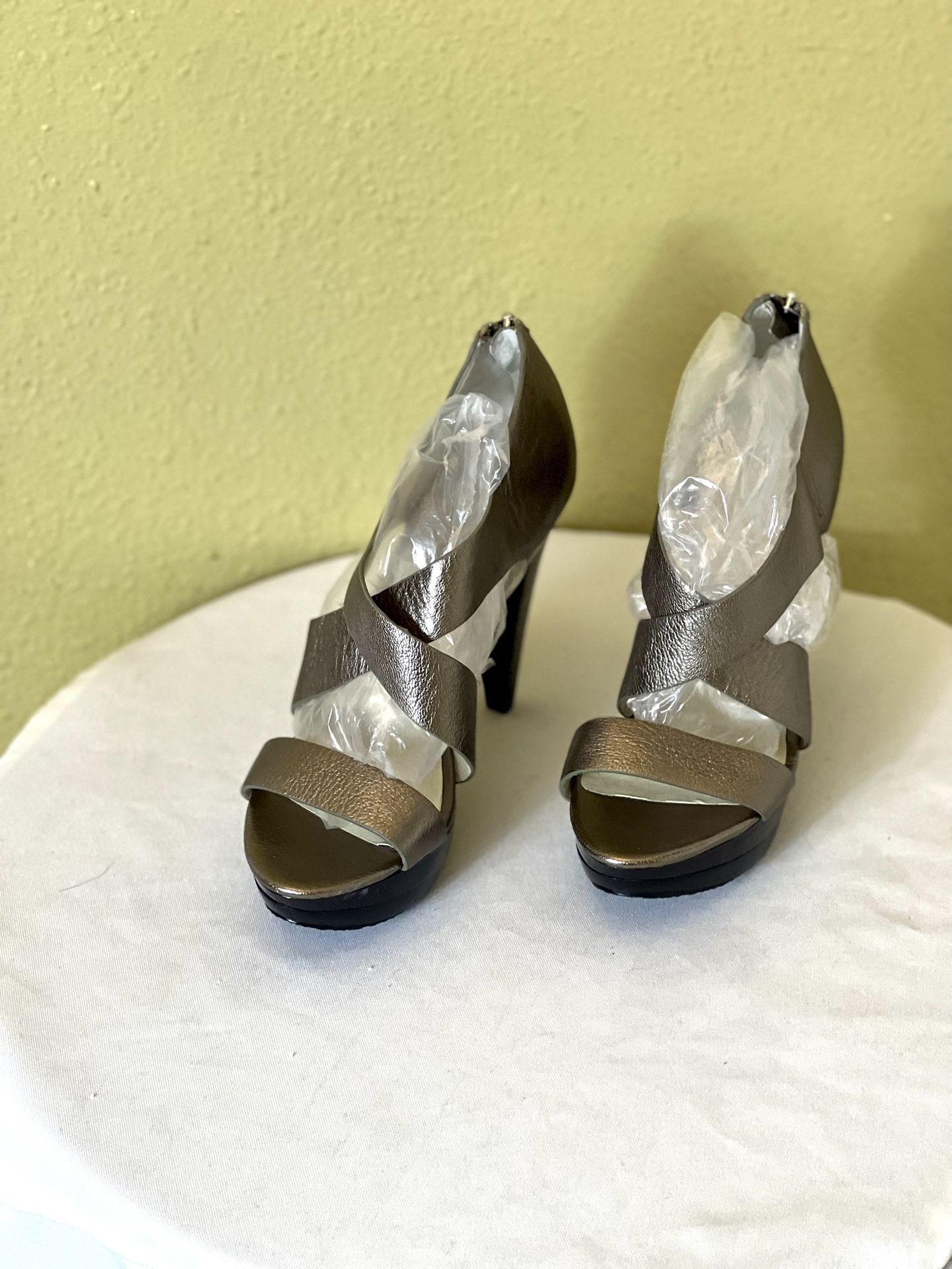 MICHAEL KORS💥NEW💥Metallic Bronze Leather Heels Size 6.5M
