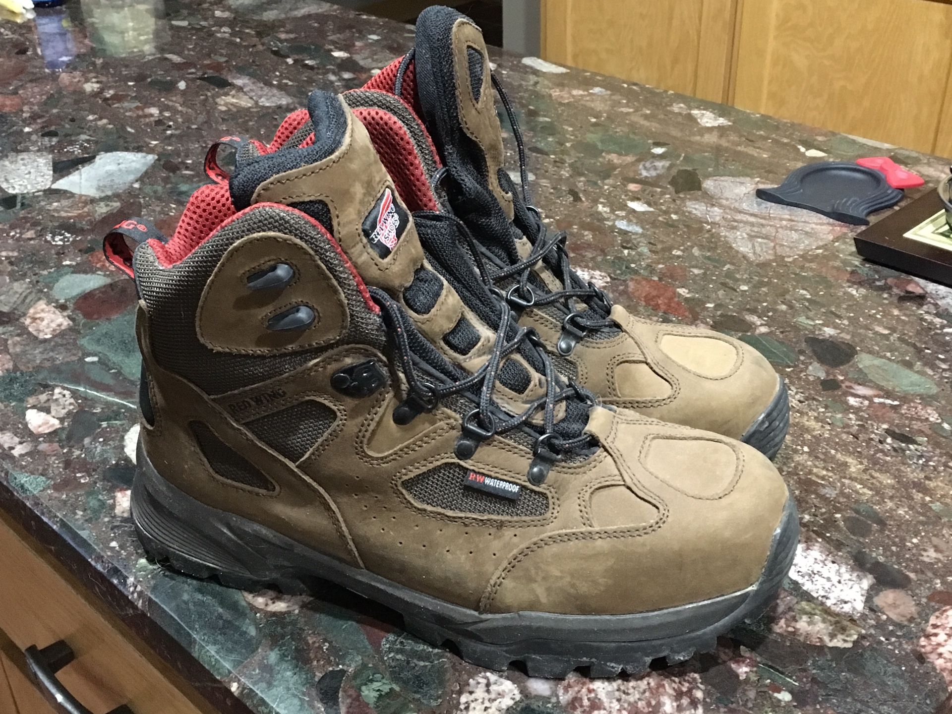 Red Wing 6674 aluminum toe hiking boots