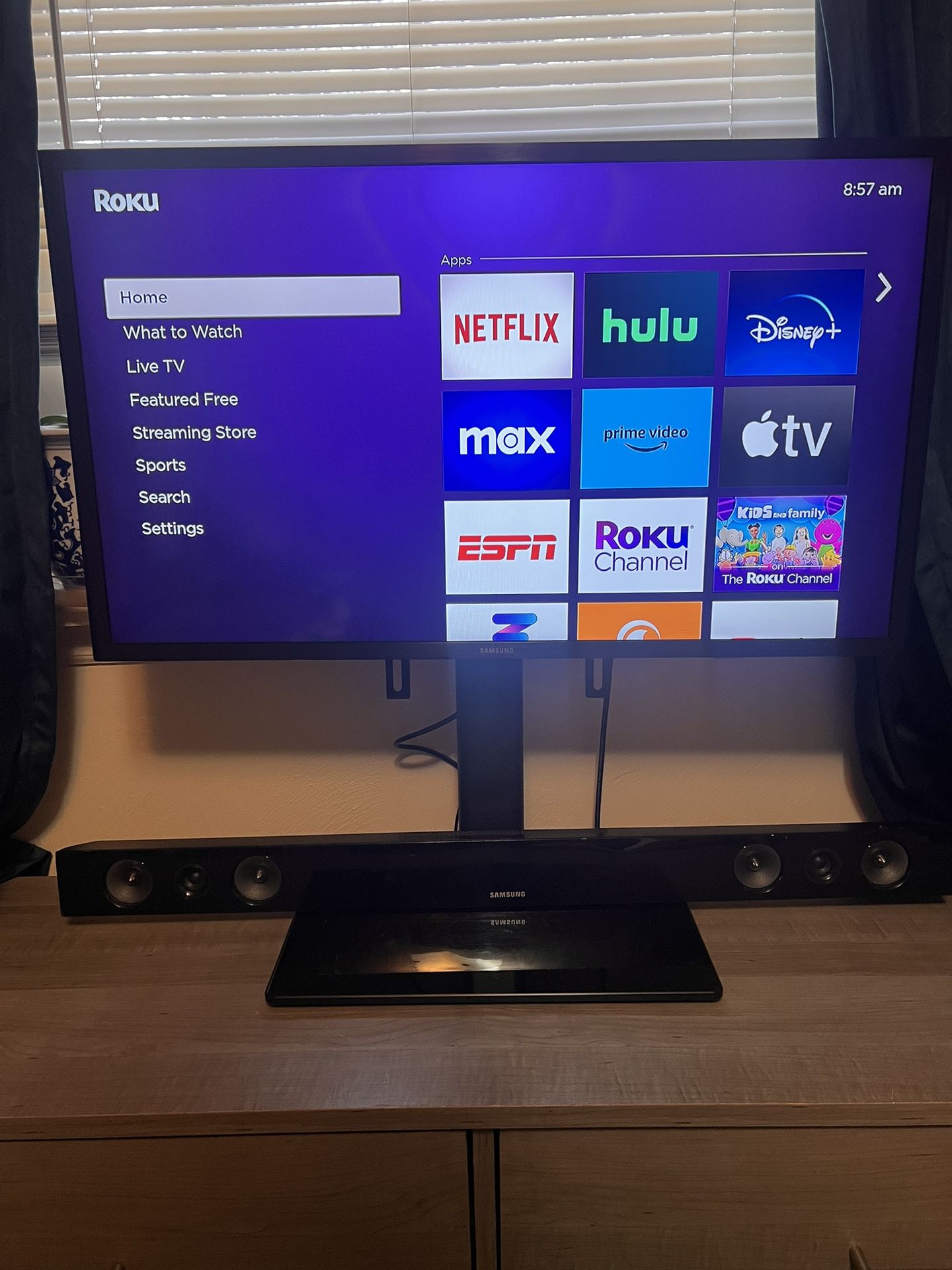 Samsung 32” Smart TV