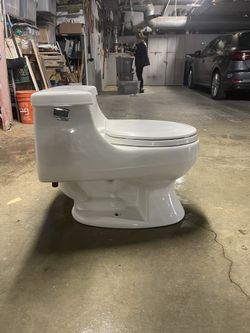 こ*こ様 COMME des GARONS ODEU71EAUDE TOILET One piece Kohler Toilet. for Sale in Santa Monica, CA - OfferUp
