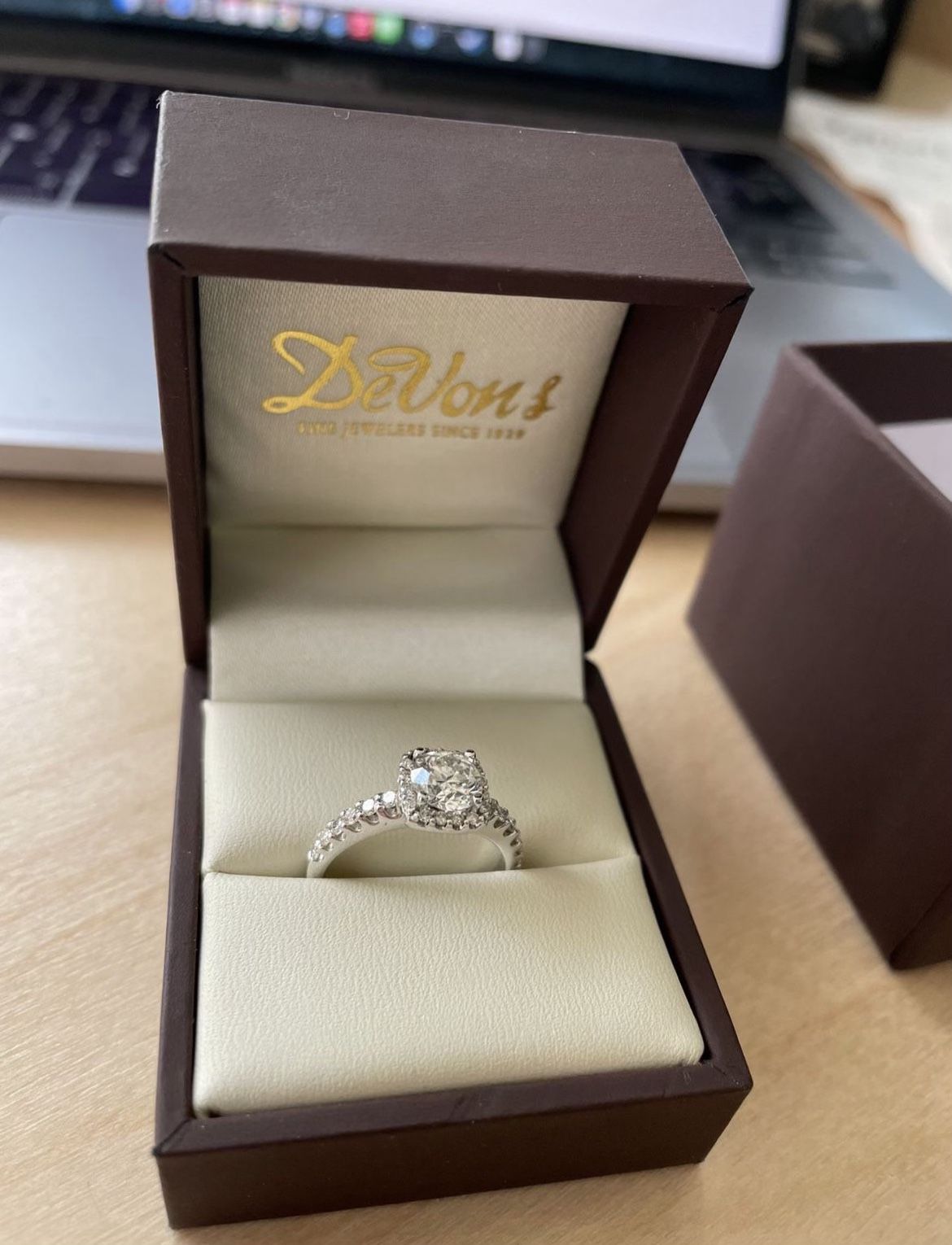 Beautiful Diamond Engagement Ring - NEW 