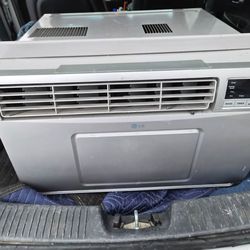 11.500 BTU PORTABLE AIR CONDITIONER.