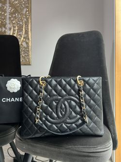 CHANEL Large Shopping Tote