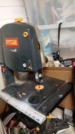 Band saw. Good condition