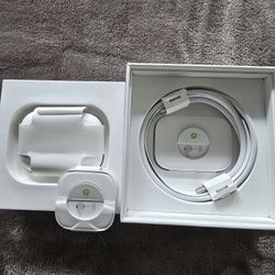 Airpods Pro 2nd Gen Charging Case N Charger Port.Never Used.Great Conditions 