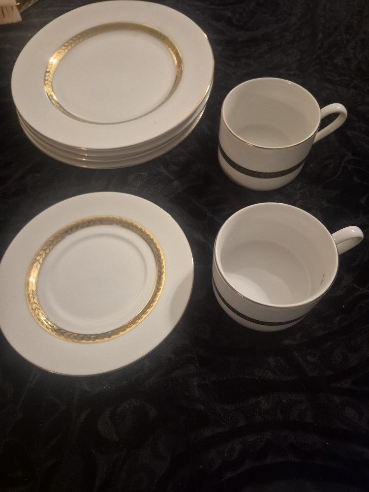 7 Piece RETRONEU IMPERIAL GOLD 22K BAND 491
