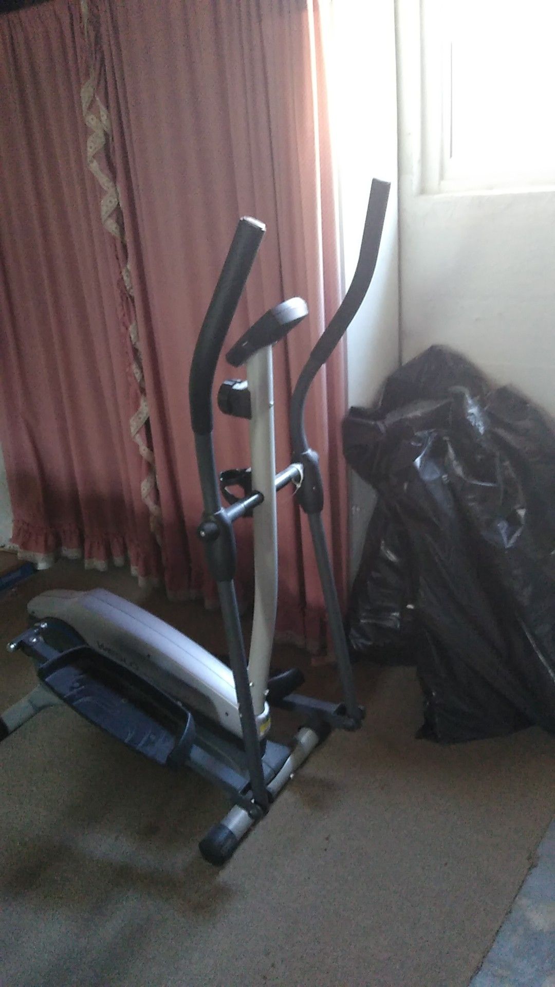 Working elliptical exercise machine