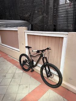 Giant Trance Mountain Bike - 27.5 L