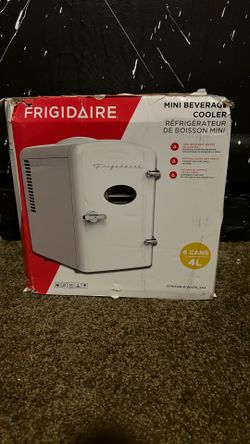 Mini fridge 
