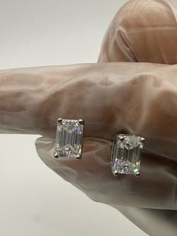VVS1 Moissanite Earrings Emerald Cut 1 Carat S925 silver