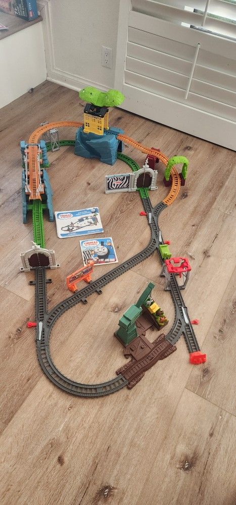 Thomas and Friends Trackmaster Animal Park Monkey Adventure
