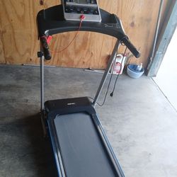 caminadora de la marca merax en vuen estado 