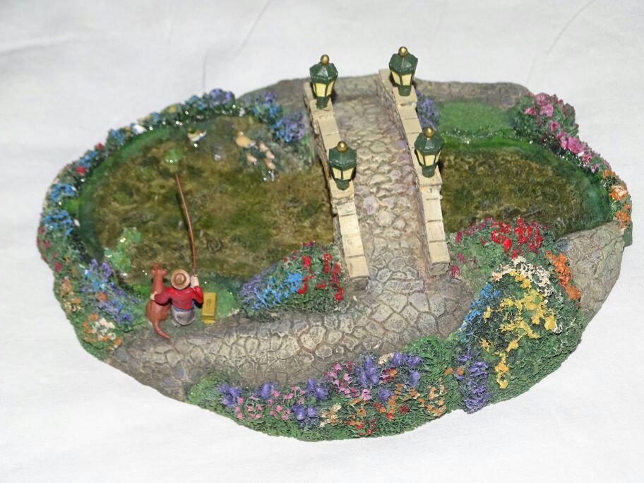 Thomas Kinkade Hawthorne Village Lamplight Bridge