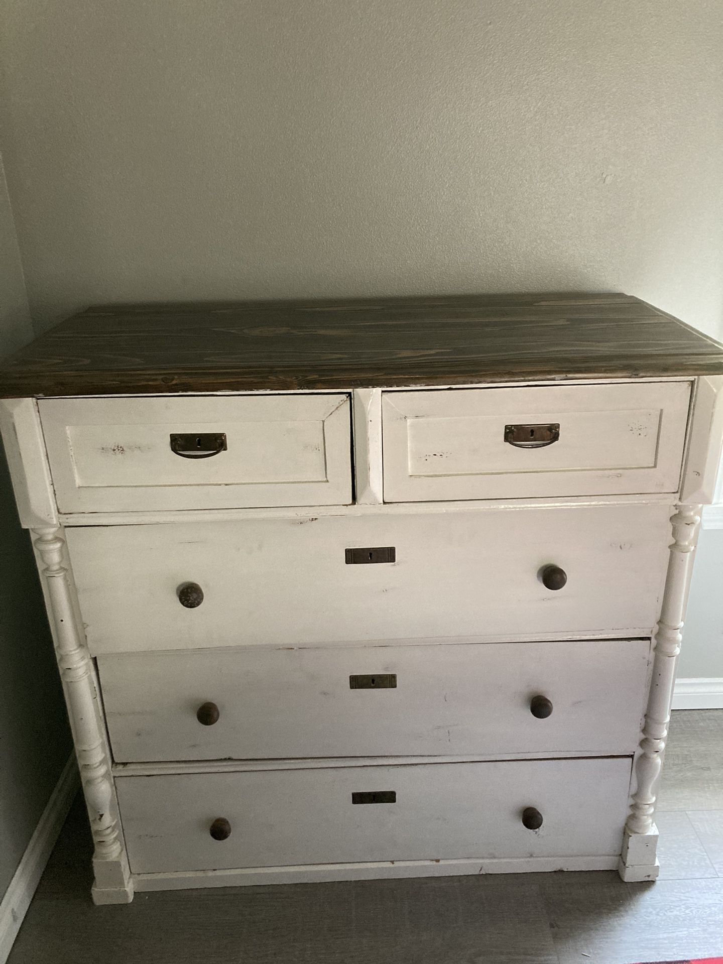 Dresser 