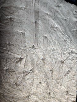 Queen reversible comforter