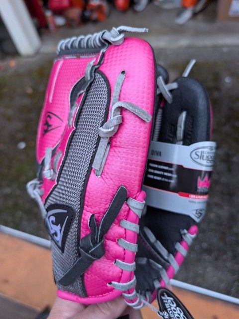 Kids Louisville Slugger Diva Mitt / Glove