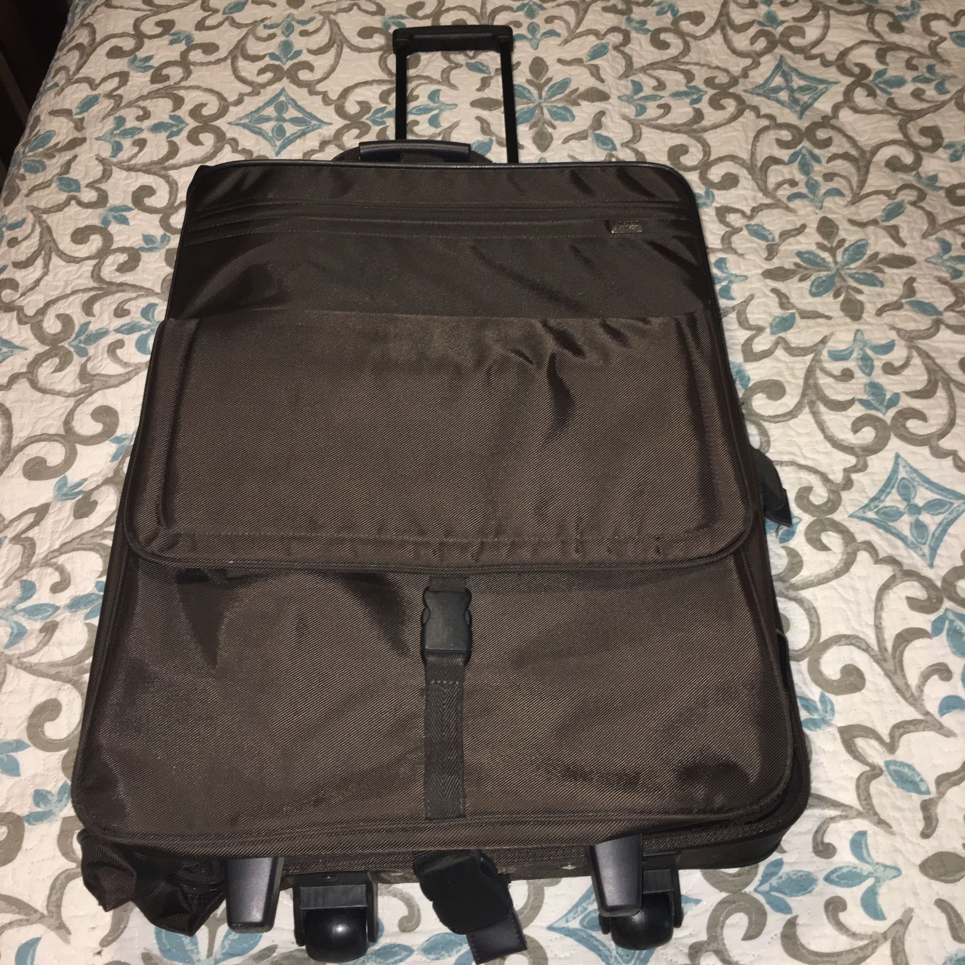 Garment bag- American Tourister