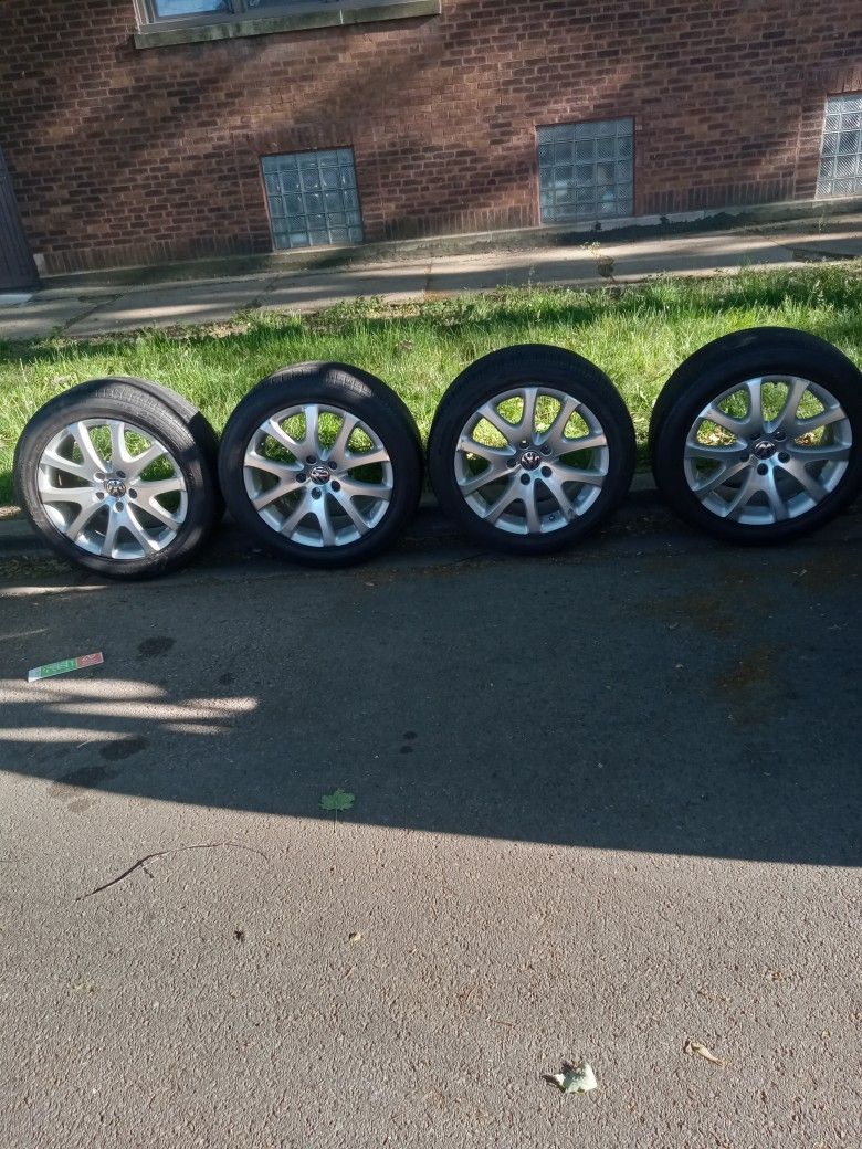 Volkswagen Tires W Rims 275/45/R19 108 V very good