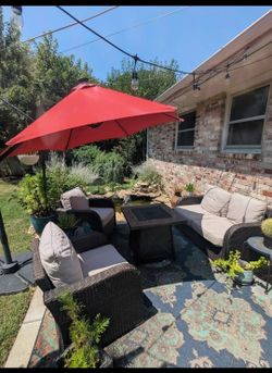 Outdoor patio set with delivery available