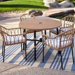 Patio Wicker 5 Piece table and 4 chairs Set