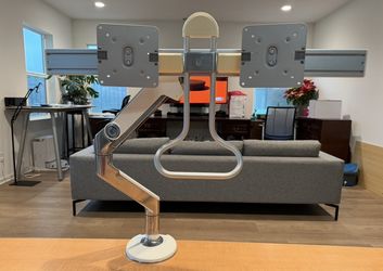 Humanscale M8 Monitor Arm (Starting Price)